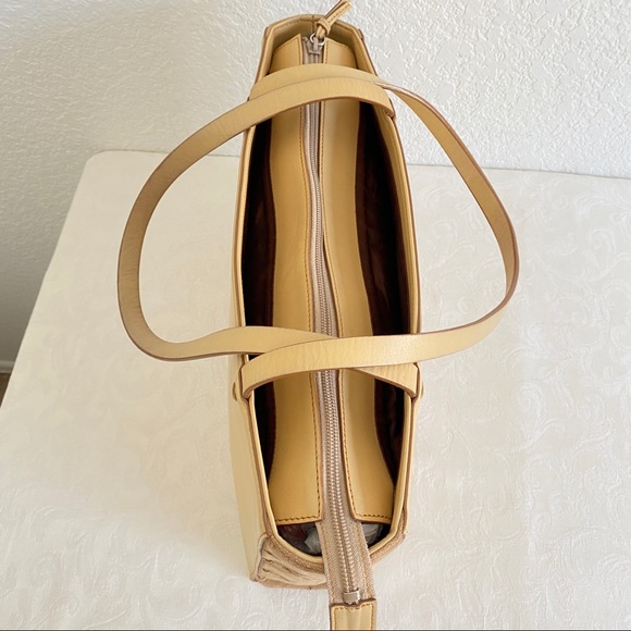 Burberry beige leather 3 compartments tote - Picture 11 of 15